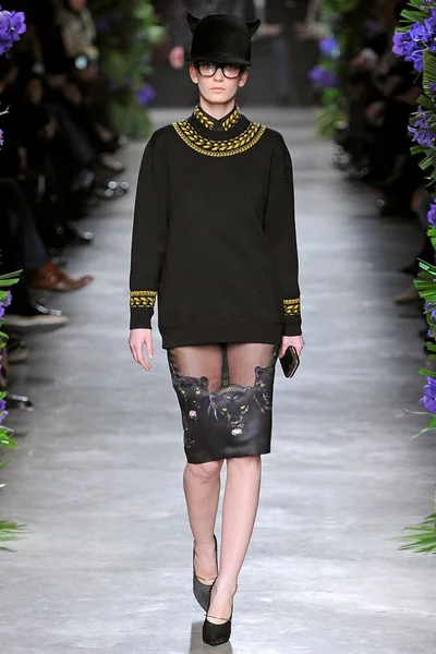 Look 5